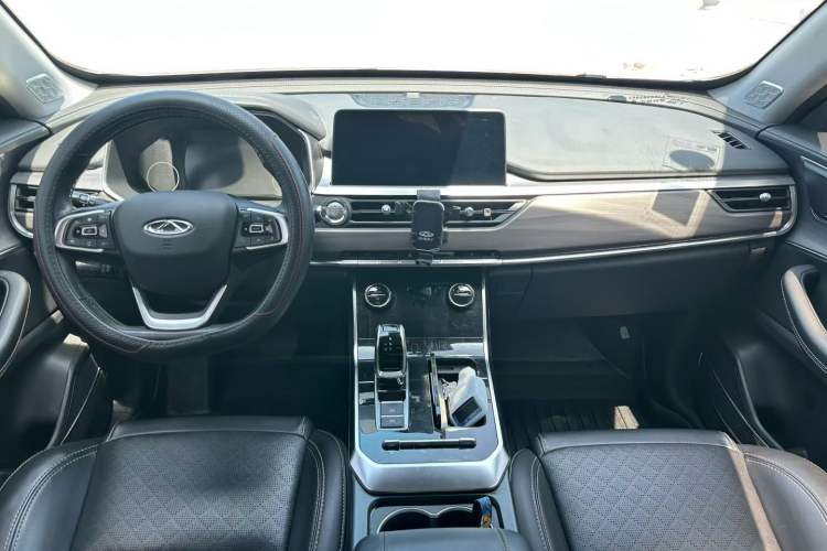 Used Chery Tiggo 8 2019 1.6 TGDI Automatic Luxury Model Center Console