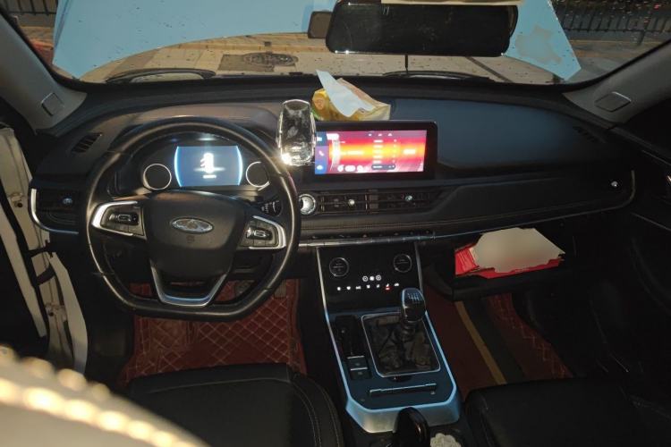 Used Chery Tiggo 8 2019 1.5 TCI Manual Elite Model Center Console