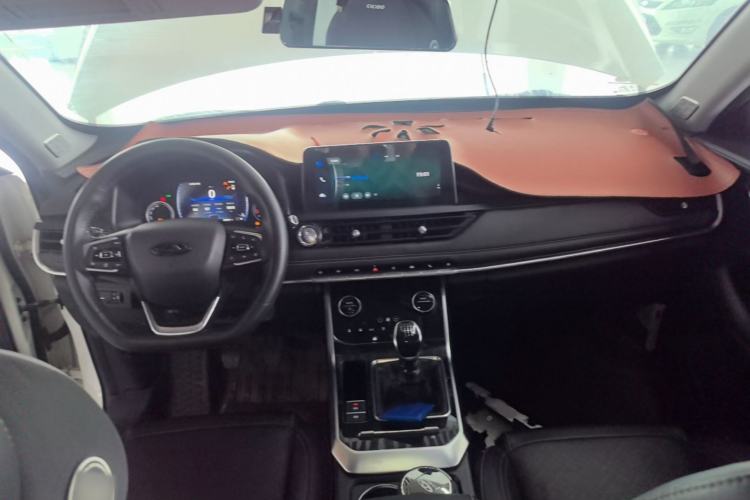 Used Chery Tiggo 8 2019 1.5 TCI Manual Elite Model Center Console