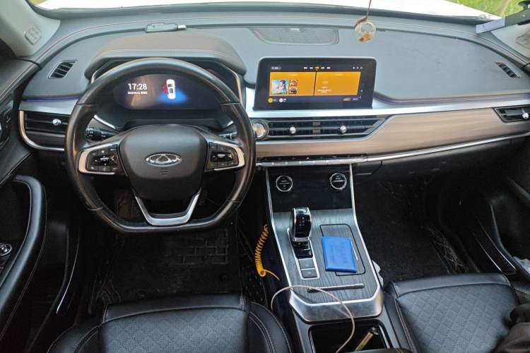 Used Chery Tiggo 8 2019 1.6 TGDI Automatic Luxury Model Center Console