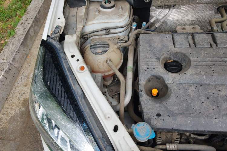 Used Chery Tiggo 8 2019 1.6 TGDI Automatic Luxury Model Engine Bay Right