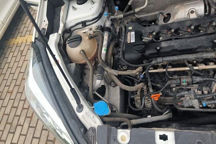 Used Chery Tiggo 8 2019 1.5 TCI Automatic Elite Model Engine Bay Right