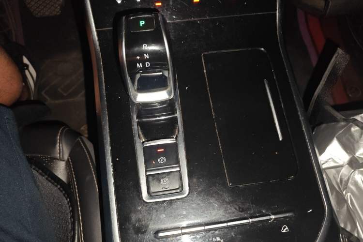 Used Chery Tiggo 8 2019 1.6 TGDI Automatic Luxury Model Gear Lever