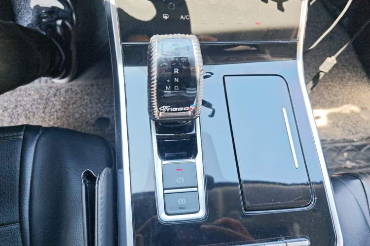 Used Chery Tiggo 8 2019 1.6 TGDI Automatic Elite Model Gear Lever