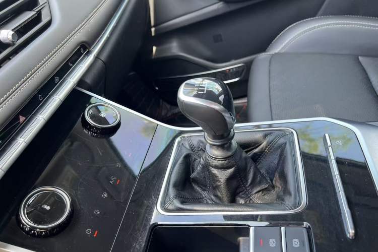 Used Chery Tiggo 8 2019 1.5 TCI Manual Fashion Edition Gear Lever