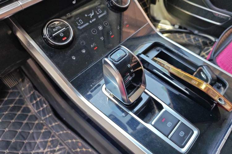 Used Chery Tiggo 8 2019 1.6 TGDI Automatic Elite Model Gear Lever