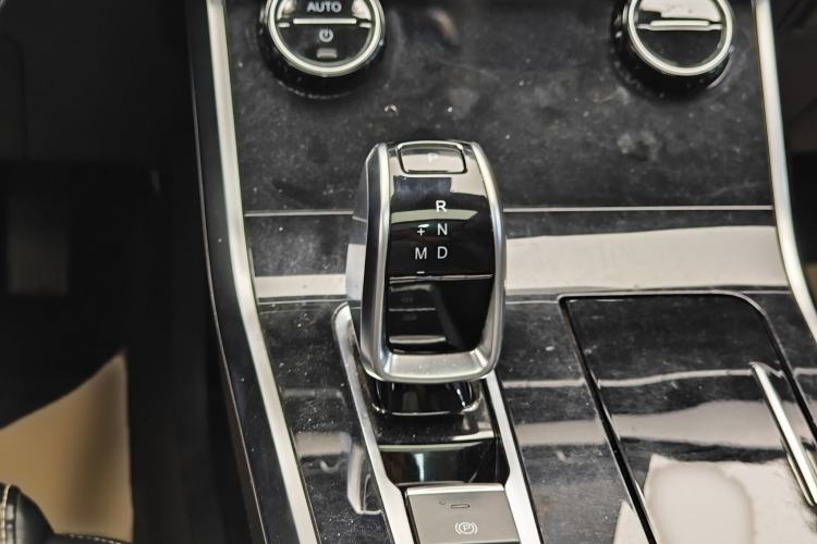 Used Chery Tiggo 8 2019 1.6 TGDI Automatic Luxury Model Gear Lever