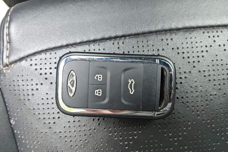 Used Chery Tiggo 8 2019 1.6 TGDI Automatic Luxury Model Interior 1