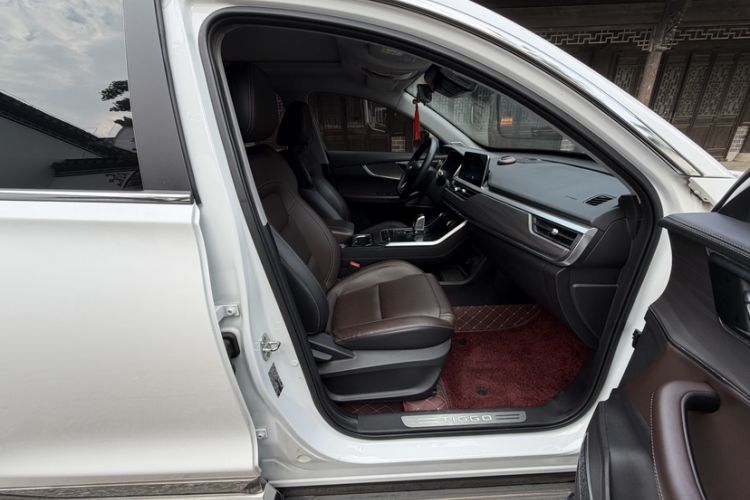 Used Chery Tiggo 8 2019 1.6 TGDI Automatic Prestige Model Interior 2