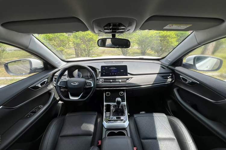 Used Chery Tiggo 8 2019 1.5 TCI Manual Fashion Edition Interior 2