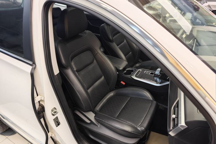 Used Chery Tiggo 8 2019 1.6 TGDI Automatic Luxury Model Interior 2