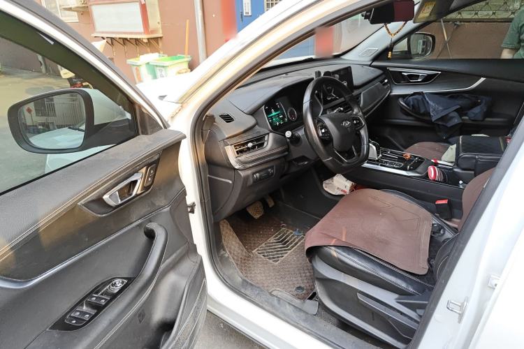 Used Chery Tiggo 8 2019 1.6 TGDI Automatic Fashion Edition Interior 3