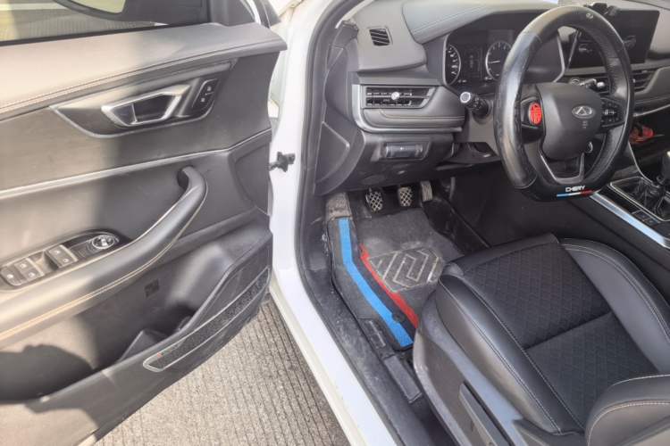 Used Chery Tiggo 8 2019 1.5 TCI Manual Fashion Edition Interior 3