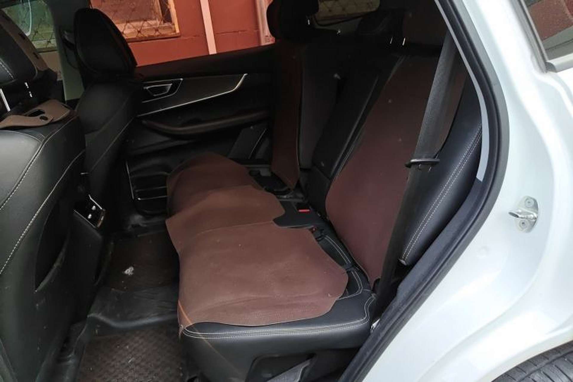 Used Chery Tiggo 8 2019 1.6 TGDI Automatic Fashion Edition Interior 4