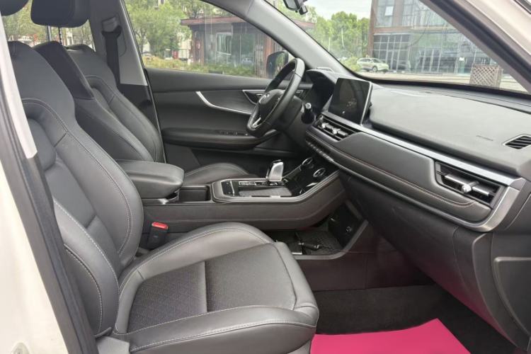 Used Chery Tiggo 8 2019 1.6 TGDI Automatic Fashion Edition Interior 4