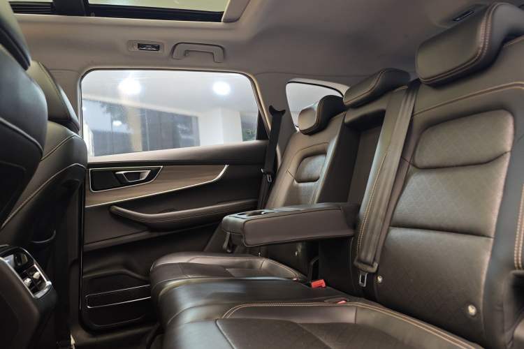Used Chery Tiggo 8 2019 1.6 TGDI Automatic Luxury Model Interior 4