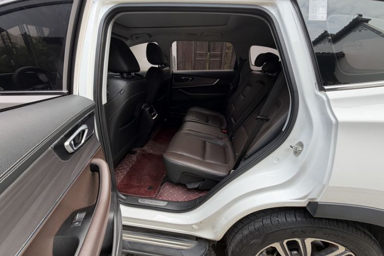 Used Chery Tiggo 8 2019 1.6 TGDI Automatic Prestige Model Interior 5