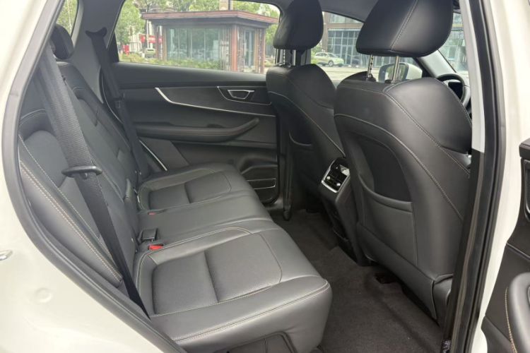 Used Chery Tiggo 8 2019 1.6 TGDI Automatic Fashion Edition Interior 5