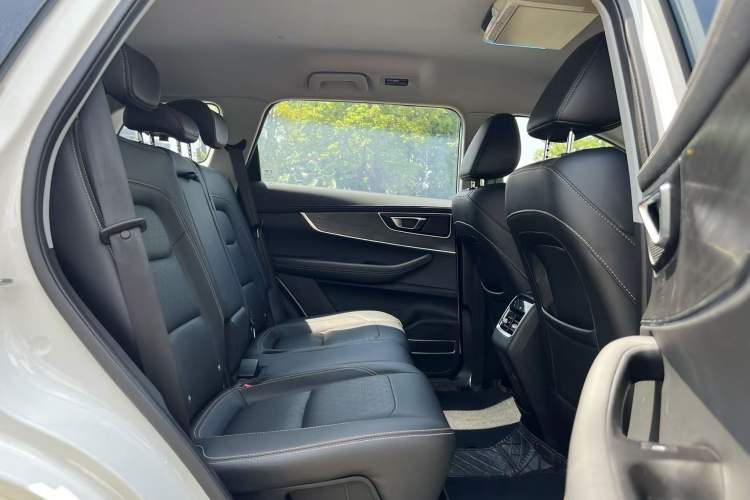 Used Chery Tiggo 8 2019 1.5 TCI Manual Fashion Edition Interior 5