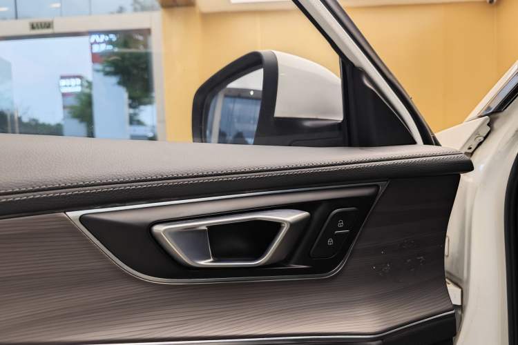 Used Chery Tiggo 8 2019 1.6 TGDI Automatic Luxury Model Interior 9