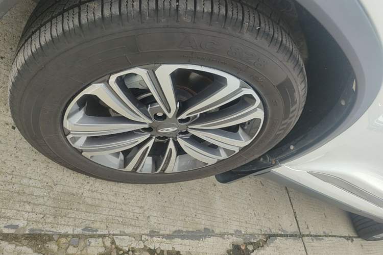 Used Chery Tiggo 8 2019 1.6 TGDI Automatic Fashion Edition Left Front Wheel Hub