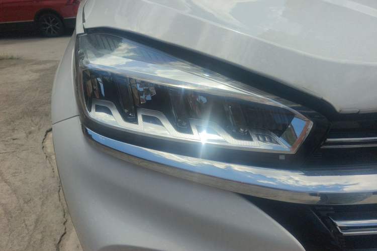Used Chery Tiggo 8 2019 1.5 TCI Manual Elite Model Right Front Headlight