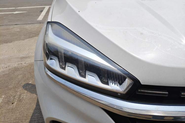 Used Chery Tiggo 8 2019 1.5 TCI Manual Elite Model Right Front Headlight