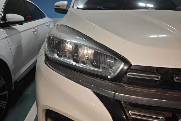 Used Chery Tiggo 8 2019 1.6 TGDI Automatic Prestige Model Right Front Headlight