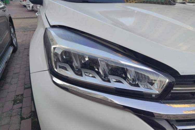 Used Chery Tiggo 8 2019 1.5 TCI Manual Elite Model Right Front Headlight