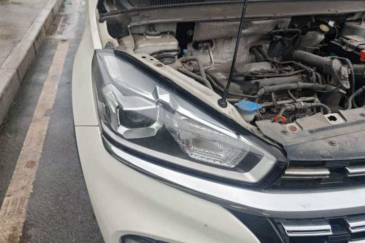Used Chery Tiggo 8 2019 1.5 TCI Manual Fashion Edition Right Front Headlight