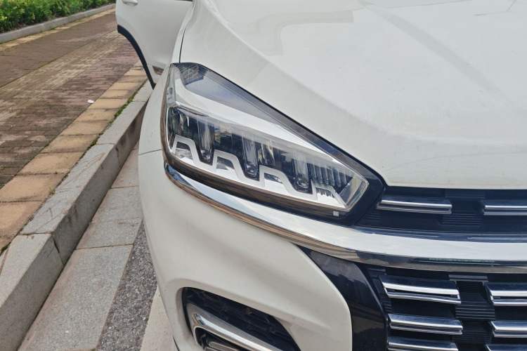 Used Chery Tiggo 8 2019 1.6 TGDI Automatic Luxury Model Right Front Headlight
