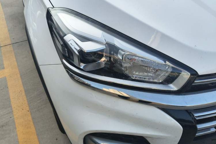 Used Chery Tiggo 8 2019 1.5 TCI Manual Elite Model Right Front Headlight
