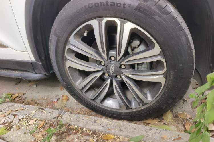 Used Chery Tiggo 8 2019 1.6 TGDI Automatic Luxury Model Right Front Wheel Hub