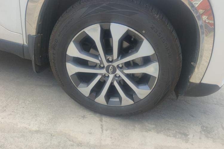 Used Chery Tiggo 8 2019 1.5 TCI Manual Elite Model Right Front Wheel Hub