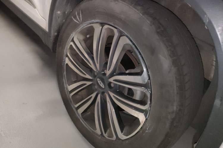 Used Chery Tiggo 8 2019 1.6 TGDI Automatic Luxury Model Right Front Wheel Hub