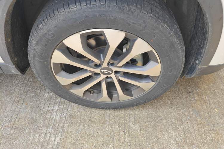 Used Chery Tiggo 8 2019 1.5 TCI Manual Elite Model Right Front Wheel Hub