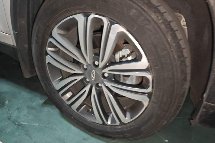 Used Chery Tiggo 8 2019 1.6 TGDI Automatic Prestige Model Right Front Wheel Hub
