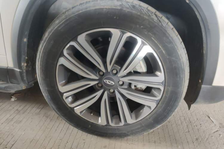 Used Chery Tiggo 8 2019 1.6 TGDI Automatic Elite Model Right Front Wheel Hub