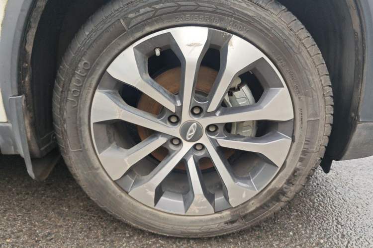 Used Chery Tiggo 8 2019 1.5 TCI Manual Fashion Edition Right Front Wheel Hub