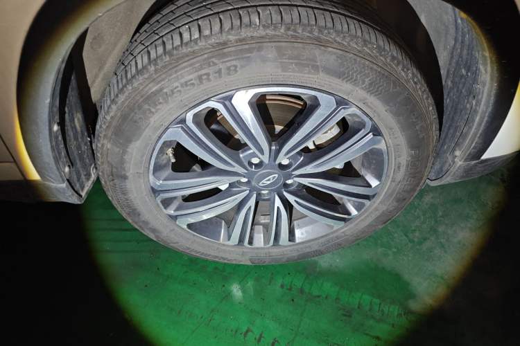 Used Chery Tiggo 8 2019 1.6 TGDI Automatic Luxury Model Right Front Wheel Hub