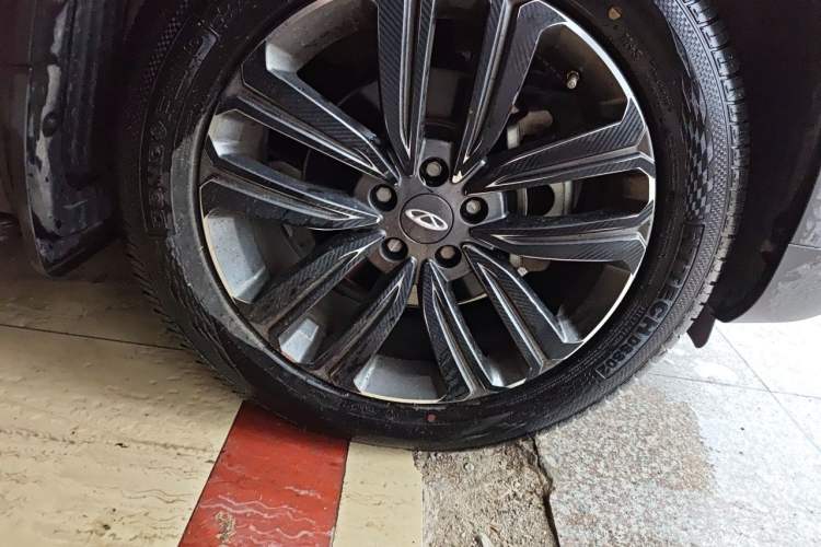 Used Chery Tiggo 8 2019 1.6 TGDI Automatic Elite Model Right Front Wheel Hub
