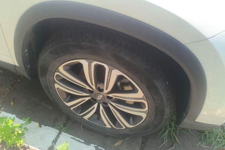 Used Chery Tiggo 8 2019 1.6 TGDI Automatic Elite Model Right Front Wheel Hub