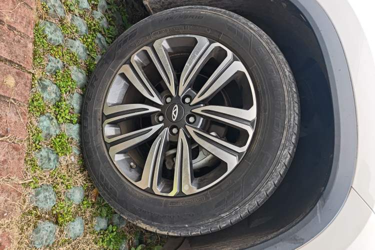 Used Chery Tiggo 8 2019 1.6 TGDI Automatic Luxury Model Right Front Wheel Hub