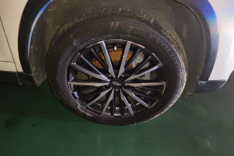 Used Chery Tiggo 8 2019 1.6 TGDI Automatic Elite Model Right Front Wheel Hub