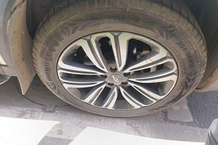 Used Chery Tiggo 8 2019 1.6 TGDI Automatic Elite Model Right Front Wheel Hub