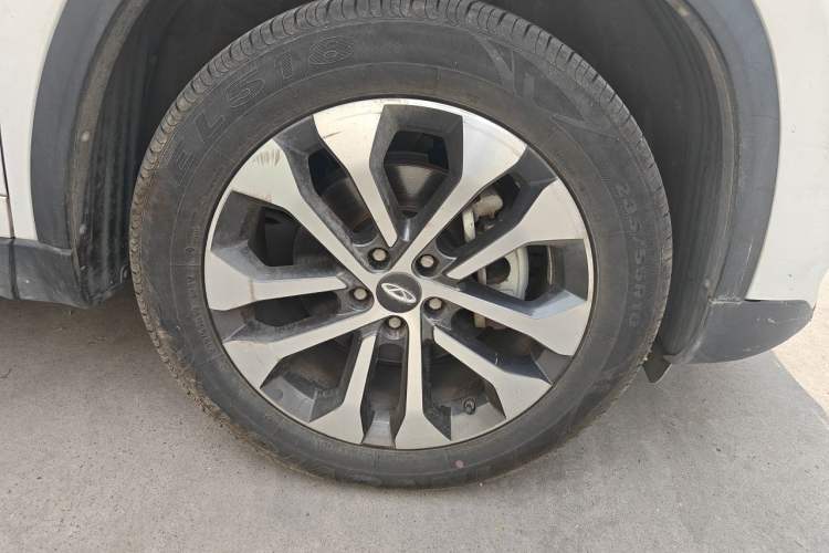 Used Chery Tiggo 8 2019 1.5 TCI Automatic Elite Model Right Front Wheel Hub