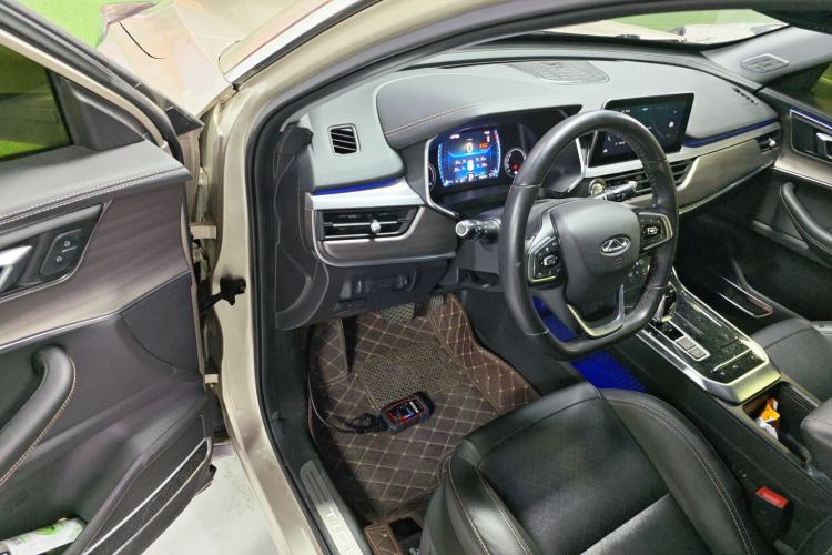 Used Chery Tiggo 8 2019 1.6 TGDI Automatic Luxury Model Interior 3