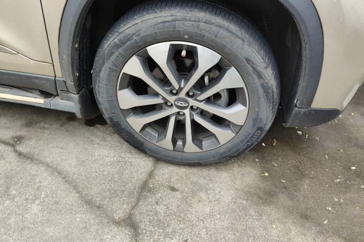 Used Chery Tiggo 8 2019 1.5 TCI Automatic Elite Model Right Front Wheel Hub