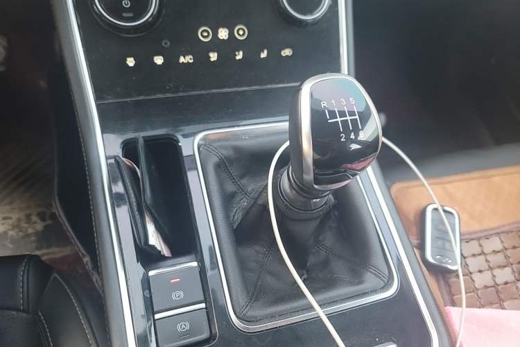 Used Chery Tiggo 8 2020 1.5 TCI Manual Special Edition 7-Seater Gear Lever