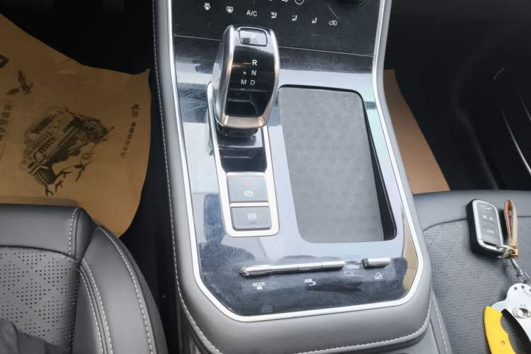Used Chery Tiggo 8 2020 Facelifted Version 290TGDI Automatic Elite Edition Gear Lever